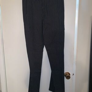 Pull on pinstriped pant with elastic waist never worn
